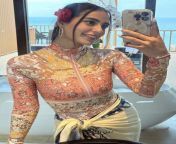 Iqra aziz with her tight body and missing nail she uses that finger for fingering ? from iqra aziz nude