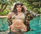 Shanaya Kapoor bikini navel from sophie chuhadri hot bikini navel