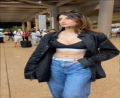Palak Tiwari navel in jeans and an open shirt from fat bhabi navel dance unseen and new