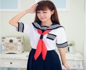 Je cherche ce genre d’uniforme japonais est ce que ça existe des officiels qu’ils porteraient dans les écoles ou la marine japonaise? Les tenues de marin et sailor from japonais مترجم