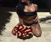 flexing my new black bikini outdoor with a bunch of roses ? from mms cleavage outdoor