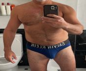 Hairy daddy on blue briefs ? age 57 from daddy fuking blue