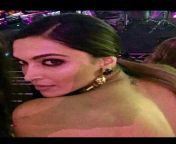 Deepikas expression when you are giving it from behind ????????? from deepika puducon