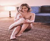 [Emilia Clarke] How&#39;d you sleep? Does it feel as good as when Mommy is your big spoon? Truth is... your father hasn&#39;t been all that great either. Maybe it&#39;s a sign you and I shouldn&#39;t be sleeping together... maybe it&#39;s a sign... we sho from sleeping together brazzers