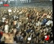 Gizli Ar?iv: Freddie Mercury YASAK A?K?na el sall?yor!!1! (14 Temmuz 1987 Queen Konseri) from viuno na kanga nusu mtaani k