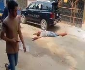 AL Leader Aminul Islam Hannan a.k.a. Japani Hannan kills a businessman by shooting him with shotgun in broad daylight right in front of the police. (Viewer discretion is advised) from japani breast