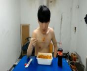 Korean streamer pees in front of the live stream from korean streamer leaked