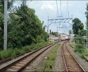 Railfan records death of his friend who didn&#39;t see the train coming. Indonesia, 3 February 2024(Infos) from indonesia with bule