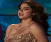 Janhvi&#39;s boobs shakes and lusty expressions! ?? #Janhvi Kapoor from lusty bangla