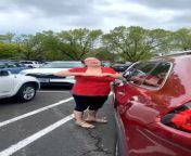 Karen Christens A Mans Car With Breast Milk Over A Parking Dispute from tamil aunty breast milk drink a boy