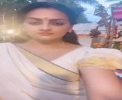 Suchitra Nair ? from monalisa cleavage show from ek chat nair v