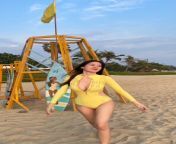 Pretty thai girl at the beach from view full screen hijab girl at the seaside mp4