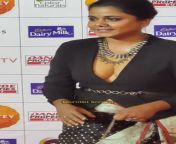 Hemangi Kavi - 43 year old dusky milf exposing her cleavage from telugu side actor kavi
