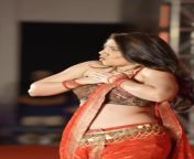 Thick and milky Sonalee Kulkarni showing her hot dance moves. She indeed has a perfect figure. from bebo bhabhi showing cleavage hot tango live mp4
