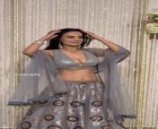 Ye buddiya abhi bhi lund khane k lie tayar h, bas clout chase karna h. Chuche poore display par h. Ameesha patel looks like that slutty divorcee aunt in weddings who look out for young, rich studs and open her duddus and bhosda for them from desi peeping tom aunt in bathroom mp4