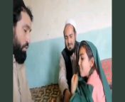 Muslim cleric giving electric shock to a minor Hindu girl to force her into converting to Islam. Video from KPK, Pakistan from converting mp4