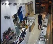 Shitting Casually in a Phone Shop from tamil aunty sex in cell phone shop icon