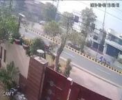 2-8-18 Karachi, Pakistan accident footage from karachi pakistan principal viral vedio
