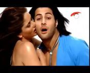 Kareena Kapoor and Priyanka Chopra hot expressions in Pepsi Advertisement from kareena kapoor and shahid xxx